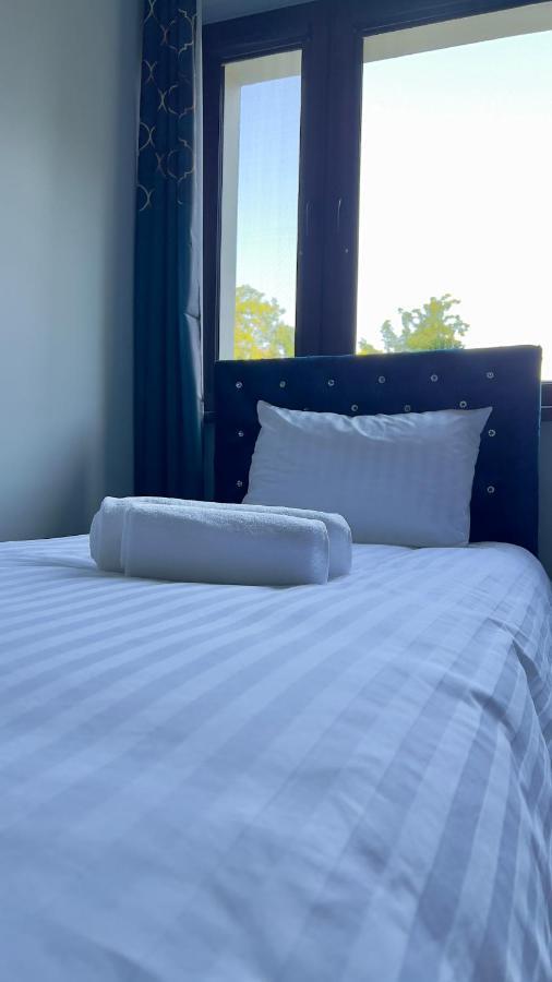 Aparthotel W Dolinie Stawow Zator By Housine Las Luaran gambar