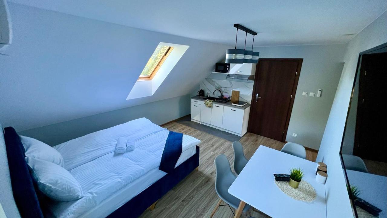 Aparthotel W Dolinie Stawow Zator By Housine Las Luaran gambar